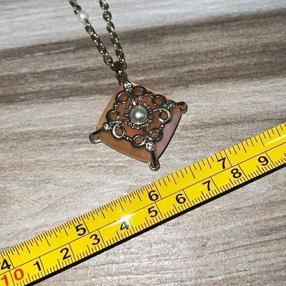 Victoria Style Gold Tone Beaded Necklace With Adjustable Chain - Picture 4 of 6